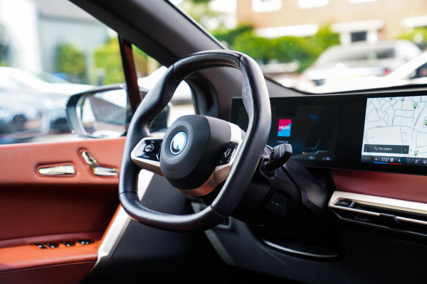 BMW iX XDrive50 Business Edition Plus 112 kWh | 3D Camera | Massage | Headup