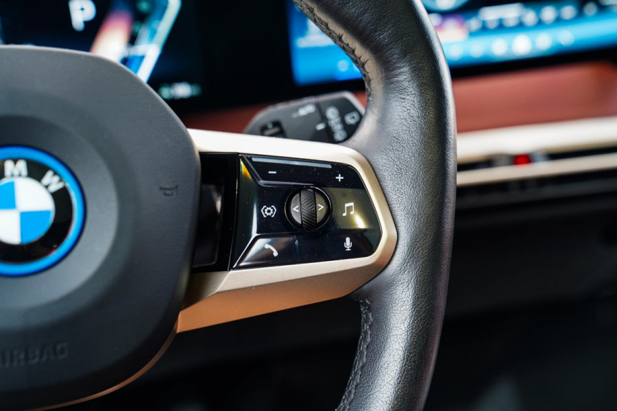 BMW iX XDrive50 Business Edition Plus 112 kWh | 3D Camera | Massage | Headup
