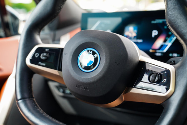 BMW iX XDrive50 Business Edition Plus 112 kWh | 3D Camera | Massage | Headup
