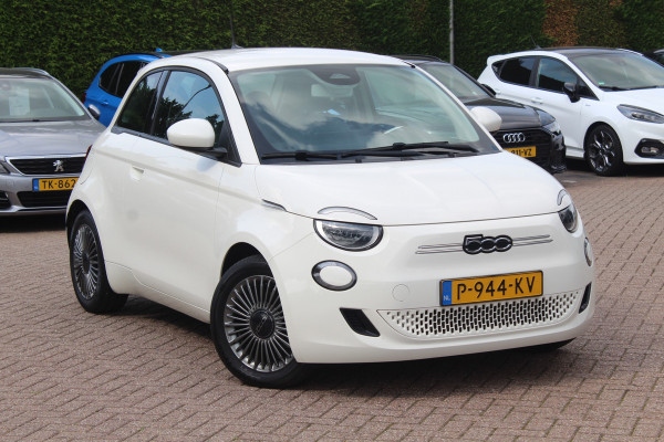 Fiat 500 Icon 42 kWh / SoH 94% / Apple CarPlay / Parkeerhulp achter / Keyless / 16'' / DAB / Cruise Control