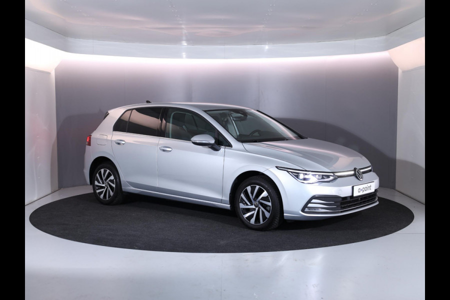 Volkswagen Golf 1.4 eHybrid Style 204 pk Automaat (DSG) | Navigatie | Parkeersensoren | Adaptieve cruise control | LED koplampen | Stoelverwarming |