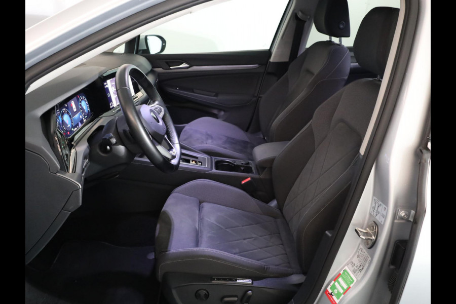 Volkswagen Golf 1.4 eHybrid Style 204 pk Automaat (DSG) | Navigatie | Parkeersensoren | Adaptieve cruise control | LED koplampen | Stoelverwarming |