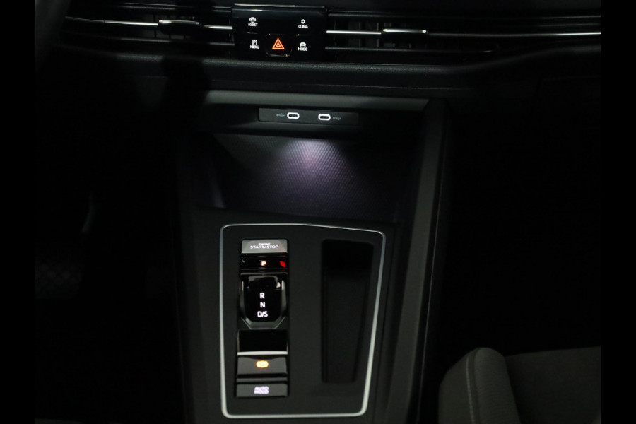 Volkswagen Golf 1.4 eHybrid Style 204 pk Automaat (DSG) | Navigatie | Parkeersensoren | Adaptieve cruise control | LED koplampen | Stoelverwarming |