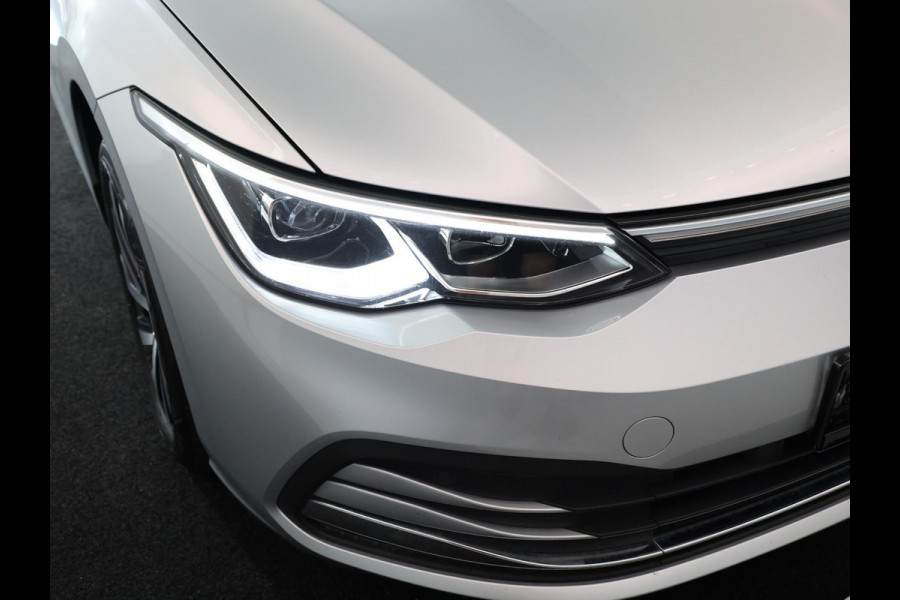 Volkswagen Golf 1.4 eHybrid Style 204 pk Automaat (DSG) | Navigatie | Parkeersensoren | Adaptieve cruise control | LED koplampen | Stoelverwarming |