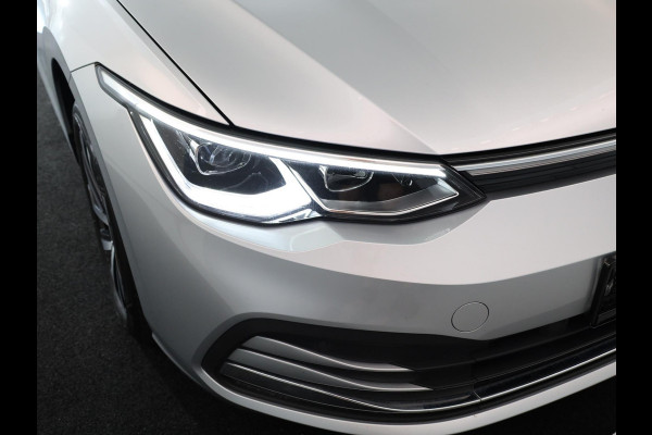 Volkswagen Golf 1.4 eHybrid Style 204 pk Automaat (DSG) | Navigatie | Parkeersensoren | Adaptieve cruise control | LED koplampen | Stoelverwarming |