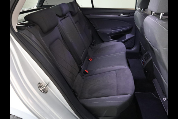 Volkswagen Golf 1.4 eHybrid Style 204 pk Automaat (DSG) | Navigatie | Parkeersensoren | Adaptieve cruise control | LED koplampen | Stoelverwarming |