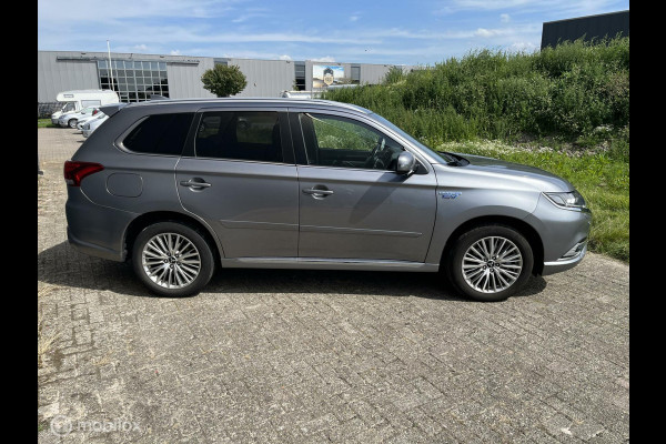 Mitsubishi Outlander 2.4 PHEV Instyle|trekaak|Carplay|leer