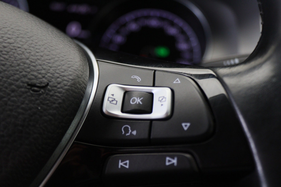 Volkswagen GOLF Variant 1.0 TSI DSG Comfortline Climate, Cruise, Navigatie, Bluetooth, Apple Carplay, PDC, DAB, 16''