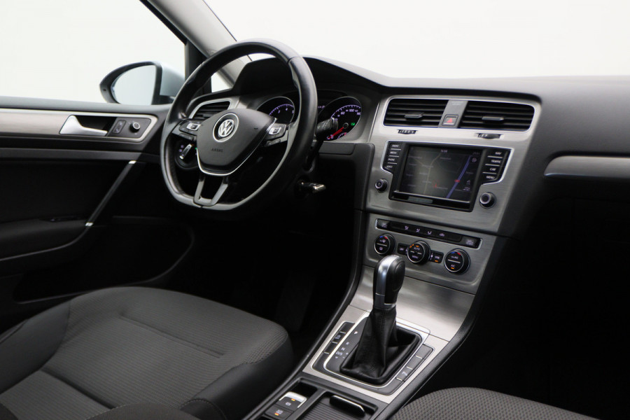 Volkswagen GOLF Variant 1.0 TSI DSG Comfortline Climate, Cruise, Navigatie, Bluetooth, Apple Carplay, PDC, DAB, 16''