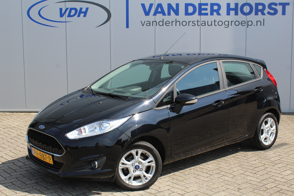 Ford Fiesta 1.0-65pk Style Essential. Correct nette en goed onderhouden Ford Fiesta met weinig km's, gereed voor nog jaren rijplezier ! Airco, 5drs, LM wielen, navigatie, telefoonvoorb., cruise control, metallic lak etc. Ford Fiesta 1.0-65pk Style Essential. Correct nette en goed onderhouden Ford Fiesta met weinig km's, gereed voor nog jaren rijplezier ! Airco, 5drs, LM wielen, navigatie, telefoonvoorb., cruise control, metallic lak etc.