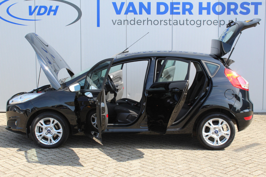 Ford Fiesta 1.0-65pk Style Essential. Correct nette en goed onderhouden Ford Fiesta met weinig km's, gereed voor nog jaren rijplezier ! Airco, 5drs, LM wielen, navigatie, telefoonvoorb., cruise control, metallic lak etc.