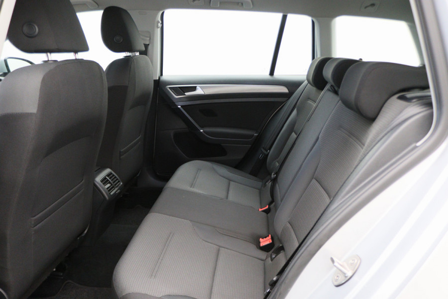 Volkswagen GOLF Variant 1.0 TSI DSG Comfortline Climate, Cruise, Navigatie, Bluetooth, Apple Carplay, PDC, DAB, 16''