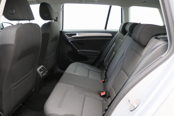Volkswagen GOLF Variant 1.0 TSI DSG Comfortline Climate, Cruise, Navigatie, Bluetooth, Apple Carplay, PDC, DAB, 16''
