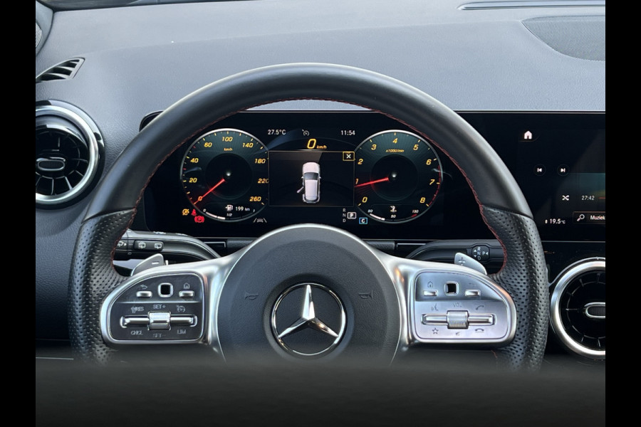 Mercedes-Benz GLA 200 AMG Line | Night | Pano | 360 Camera | Dodehoek