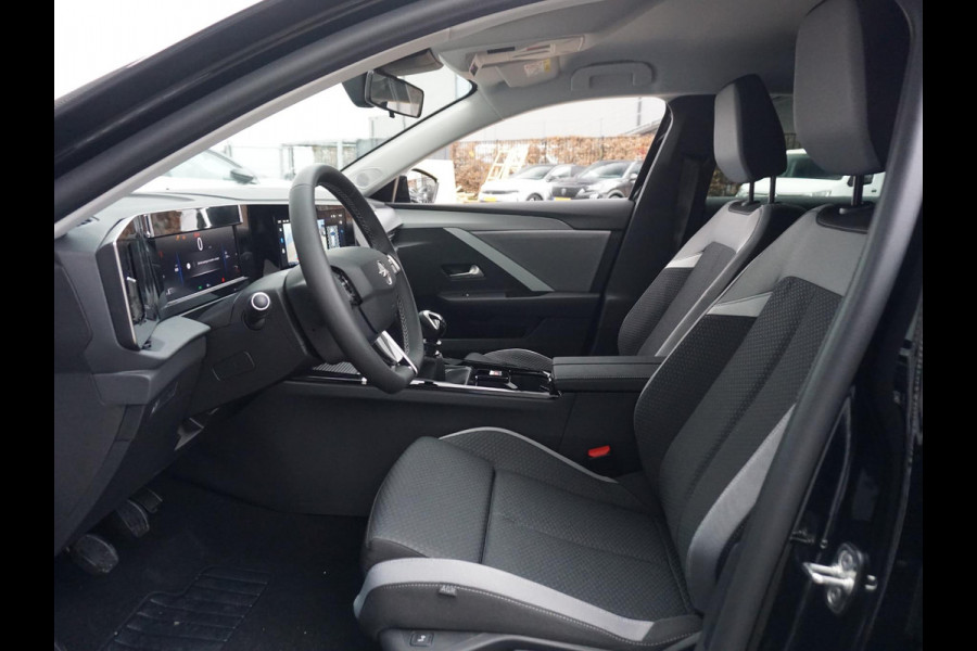 Opel Astra Sports Tourer 1.2 Turbo Business Edition