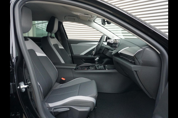Opel Astra Sports Tourer 1.2 Turbo Business Edition