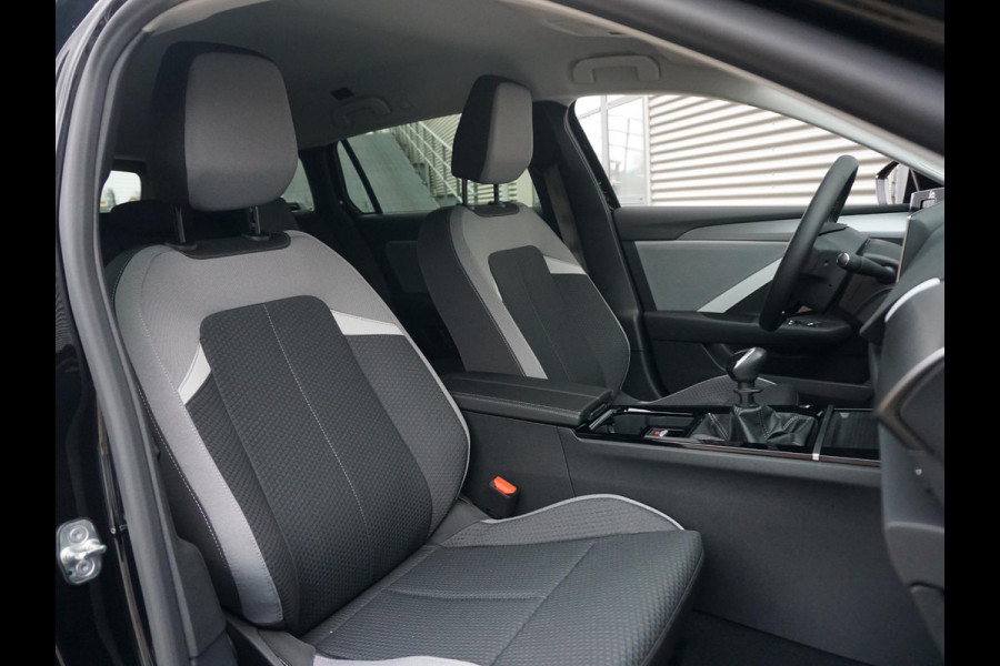 Opel Astra Sports Tourer 1.2 Turbo Business Edition