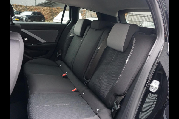 Opel Astra Sports Tourer 1.2 Turbo Business Edition