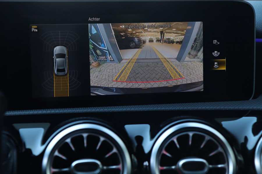 Mercedes-Benz A-Klasse A 220 AMG Line / 2X MEMORY / KEYLESS / CAMERA / CARPLAY