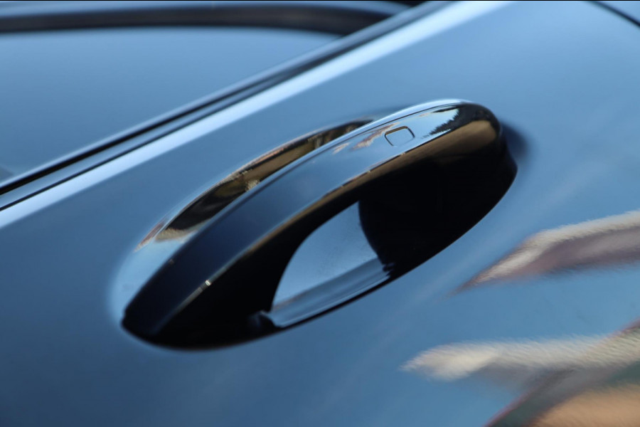 Mercedes-Benz A-Klasse A 220 AMG Line / 2X MEMORY / KEYLESS / CAMERA / CARPLAY