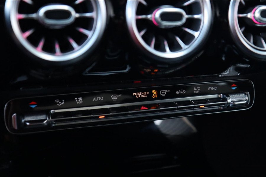 Mercedes-Benz A-Klasse A 220 AMG Line / 2X MEMORY / KEYLESS / CAMERA / CARPLAY