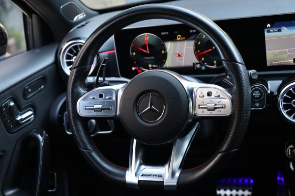 Mercedes-Benz A-Klasse A 220 AMG Line / 2X MEMORY / KEYLESS / CAMERA / CARPLAY