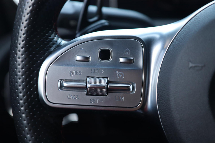 Mercedes-Benz A-Klasse A 220 AMG Line / 2X MEMORY / KEYLESS / CAMERA / CARPLAY