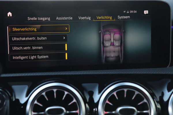 Mercedes-Benz A-Klasse A 220 AMG Line / 2X MEMORY / KEYLESS / CAMERA / CARPLAY