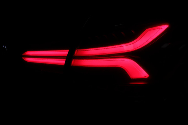 Mercedes-Benz A-Klasse A 220 AMG Line / 2X MEMORY / KEYLESS / CAMERA / CARPLAY