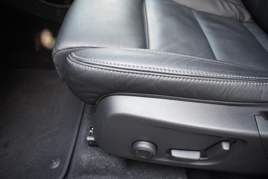 Volvo XC40 T5 262PK Automaat Recharge Ultimate Dark / Adaptieve Cruisecontrol / Elektr. schuifdak / Leer / Stoelverwarming / Stuurverwarming / Elektrische Stoelen / Trekhaak / Elektr. achterklep / Harman Kardon / 360 graden camera