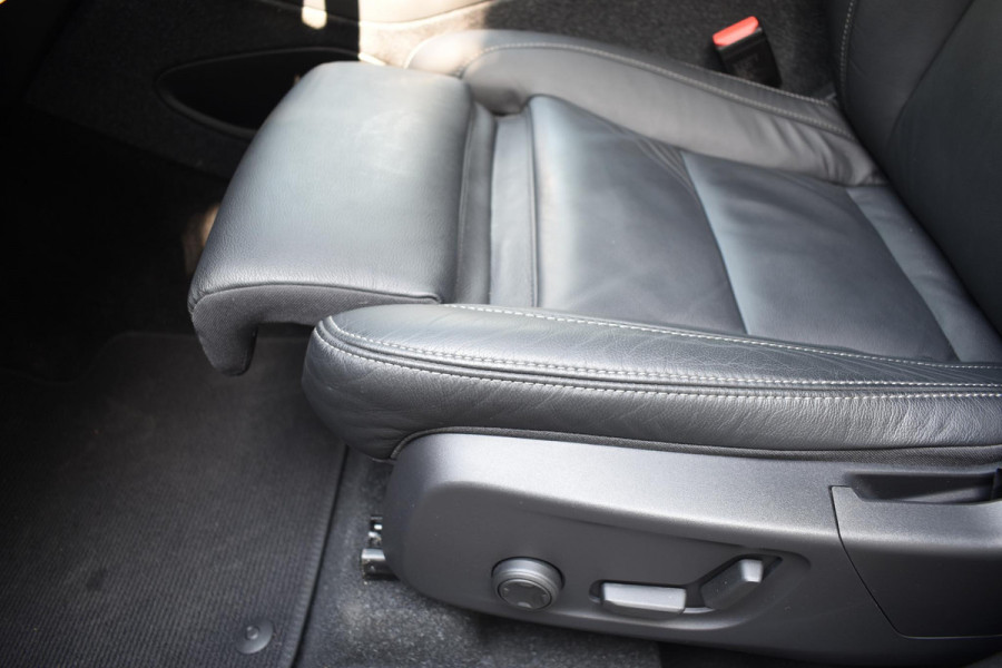 Volvo XC40 T5 262PK Automaat Recharge Ultimate Dark / Adaptieve Cruisecontrol / Elektr. schuifdak / Leer / Stoelverwarming / Stuurverwarming / Elektrische Stoelen / Trekhaak / Elektr. achterklep / Harman Kardon / 360 graden camera