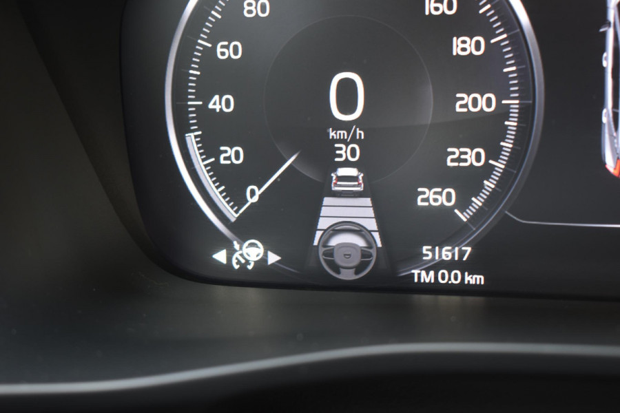 Volvo XC40 T5 262PK Automaat Recharge Ultimate Dark / Adaptieve Cruisecontrol / Elektr. schuifdak / Leer / Stoelverwarming / Stuurverwarming / Elektrische Stoelen / Trekhaak / Elektr. achterklep / Harman Kardon / 360 graden camera