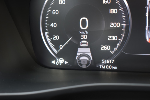 Volvo XC40 T5 262PK Automaat Recharge Ultimate Dark / Adaptieve Cruisecontrol / Elektr. schuifdak / Leer / Stoelverwarming / Stuurverwarming / Elektrische Stoelen / Trekhaak / Elektr. achterklep / Harman Kardon / 360 graden camera