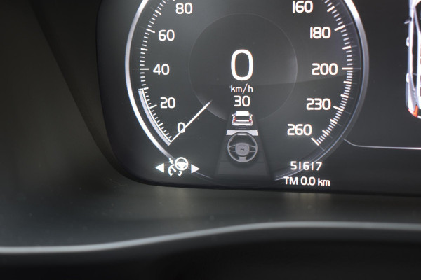 Volvo XC40 T5 262PK Automaat Recharge Ultimate Dark / Adaptieve Cruisecontrol / Elektr. schuifdak / Leer / Stoelverwarming / Stuurverwarming / Elektrische Stoelen / Trekhaak / Elektr. achterklep / Harman Kardon / 360 graden camera