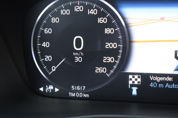 Volvo XC40 T5 262PK Automaat Recharge Ultimate Dark / Adaptieve Cruisecontrol / Elektr. schuifdak / Leer / Stoelverwarming / Stuurverwarming / Elektrische Stoelen / Trekhaak / Elektr. achterklep / Harman Kardon / 360 graden camera
