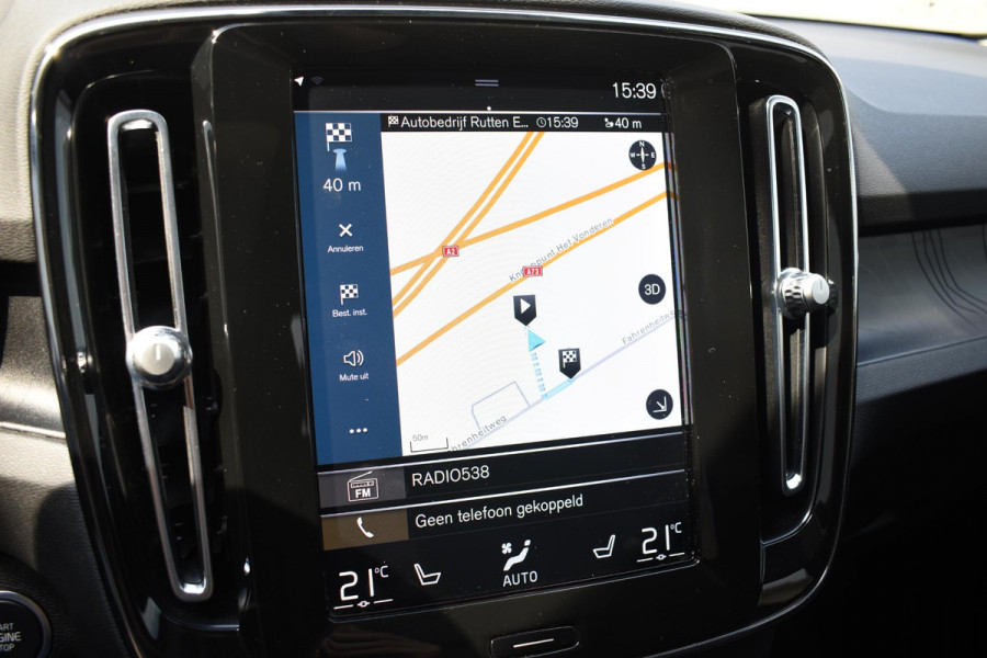 Volvo XC40 T5 262PK Automaat Recharge Ultimate Dark / Adaptieve Cruisecontrol / Elektr. schuifdak / Leer / Stoelverwarming / Stuurverwarming / Elektrische Stoelen / Trekhaak / Elektr. achterklep / Harman Kardon / 360 graden camera