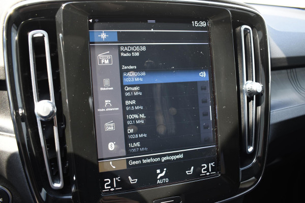 Volvo XC40 T5 262PK Automaat Recharge Ultimate Dark / Adaptieve Cruisecontrol / Elektr. schuifdak / Leer / Stoelverwarming / Stuurverwarming / Elektrische Stoelen / Trekhaak / Elektr. achterklep / Harman Kardon / 360 graden camera