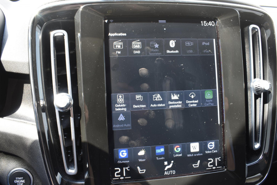 Volvo XC40 T5 262PK Automaat Recharge Ultimate Dark / Adaptieve Cruisecontrol / Elektr. schuifdak / Leer / Stoelverwarming / Stuurverwarming / Elektrische Stoelen / Trekhaak / Elektr. achterklep / Harman Kardon / 360 graden camera