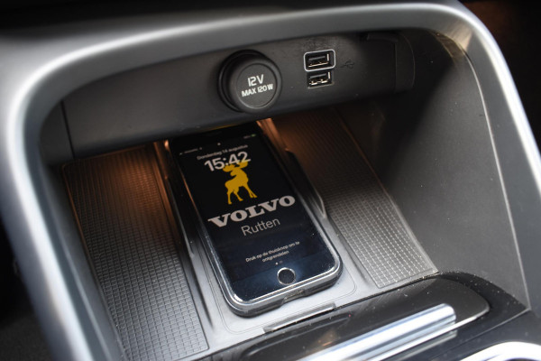 Volvo XC40 T5 262PK Automaat Recharge Ultimate Dark / Adaptieve Cruisecontrol / Elektr. schuifdak / Leer / Stoelverwarming / Stuurverwarming / Elektrische Stoelen / Trekhaak / Elektr. achterklep / Harman Kardon / 360 graden camera