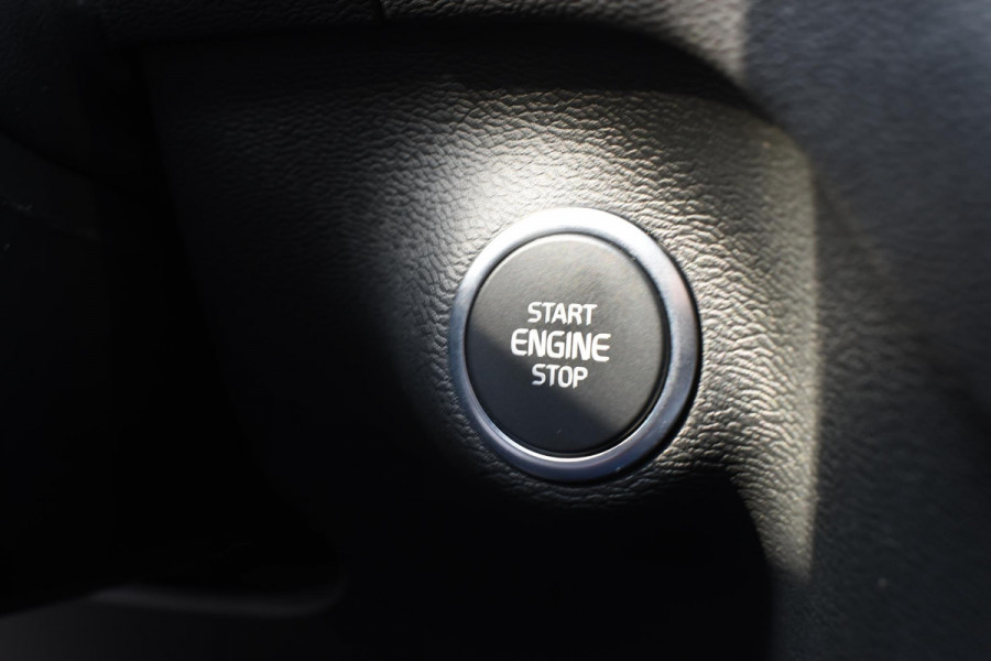 Volvo XC40 T5 262PK Automaat Recharge Ultimate Dark / Adaptieve Cruisecontrol / Elektr. schuifdak / Leer / Stoelverwarming / Stuurverwarming / Elektrische Stoelen / Trekhaak / Elektr. achterklep / Harman Kardon / 360 graden camera