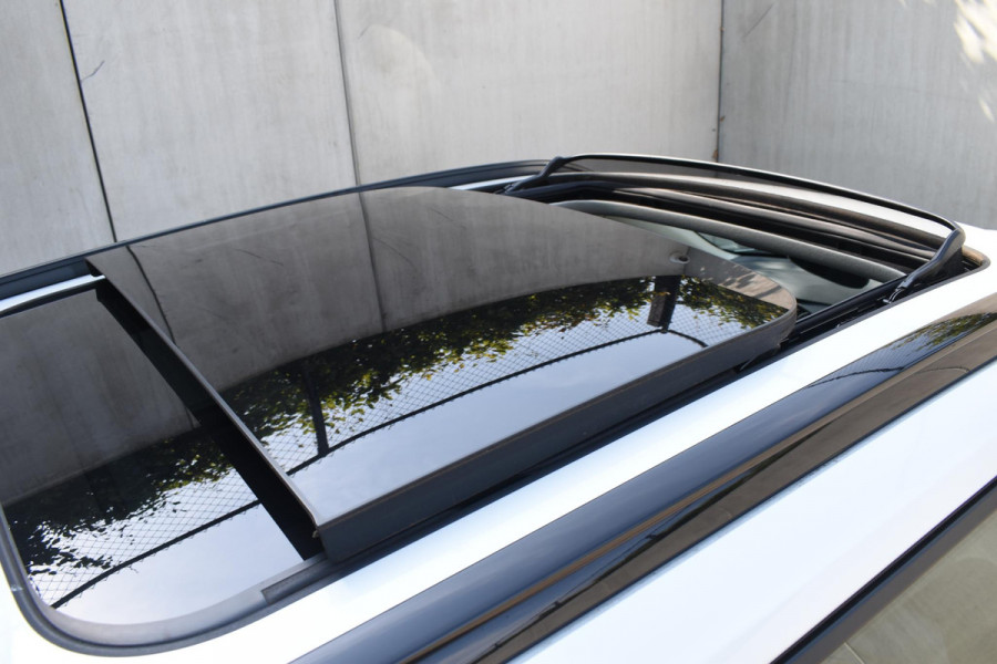Volvo XC40 T5 262PK Automaat Recharge Ultimate Dark / Adaptieve Cruisecontrol / Elektr. schuifdak / Leer / Stoelverwarming / Stuurverwarming / Elektrische Stoelen / Trekhaak / Elektr. achterklep / Harman Kardon / 360 graden camera