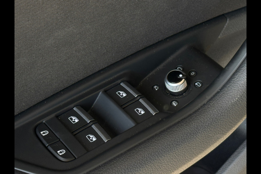 Audi A4 Avant 40 TFSI 190pk Quattro Matrix-led|360Cam| Akoestisch glas