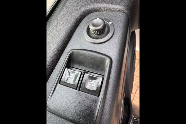 Renault Trafic 2.0 dCi 120 T29 L2 H1 Dubbel Cabine Générique 106.000km 2 Schuifdeuren,Airco,Cruisecontrol,Navigatie