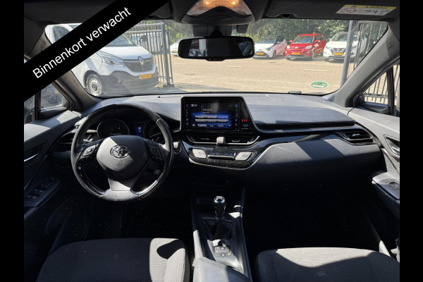 Toyota C-HR 116 PK DYNAMIC URBAN NAVI 1e EIG GARANTIE 6-2028 ! LMV.CLIMA. ADAPTIEF CRUISE CONTROL . KEYLESS ENTRY . ELEKTRISCHE INKLAPBARE SPIEGELS .