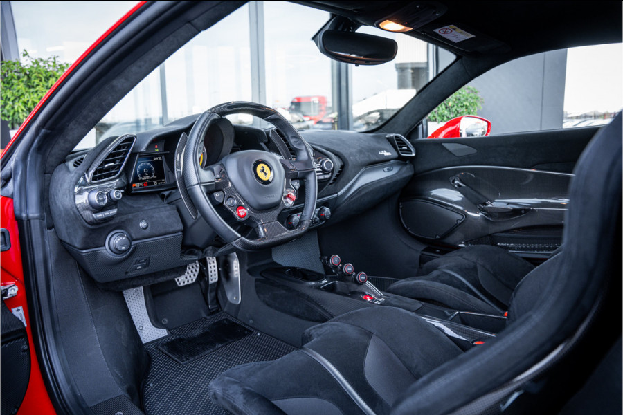 Ferrari 488 3.9 Pista - Lift | Full Carbon Pack | Camera | Dealer O.H.