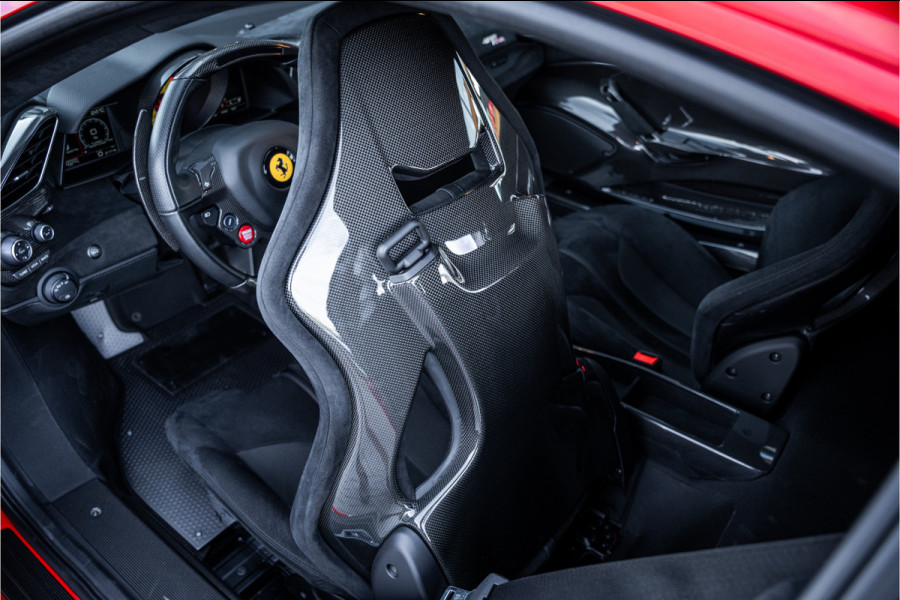 Ferrari 488 3.9 Pista - Lift | Full Carbon Pack | Camera | Dealer O.H.
