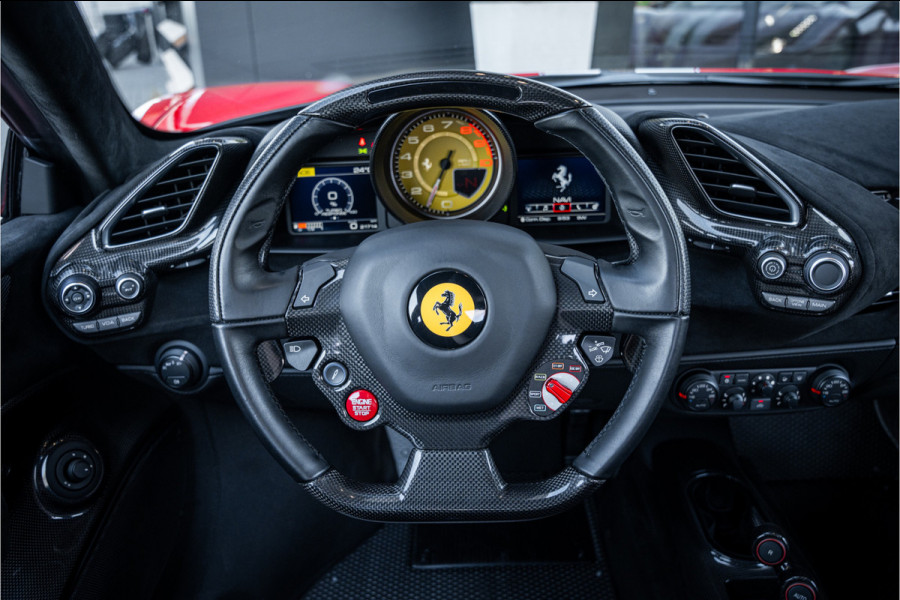 Ferrari 488 3.9 Pista - Lift | Full Carbon Pack | Camera | Dealer O.H.