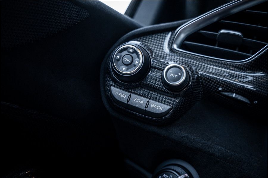 Ferrari 488 3.9 Pista - Lift | Full Carbon Pack | Camera | Dealer O.H.