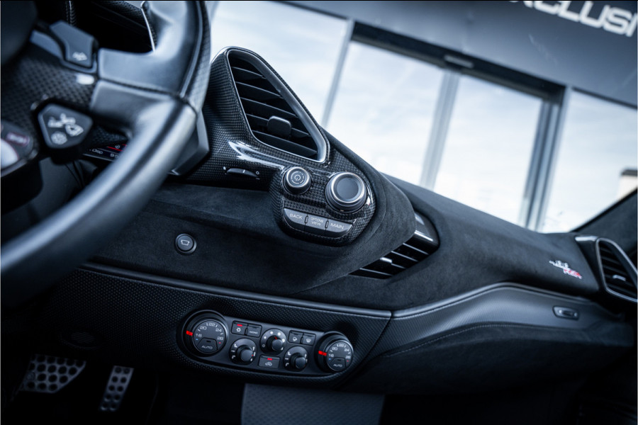 Ferrari 488 3.9 Pista - Lift | Full Carbon Pack | Camera | Dealer O.H.