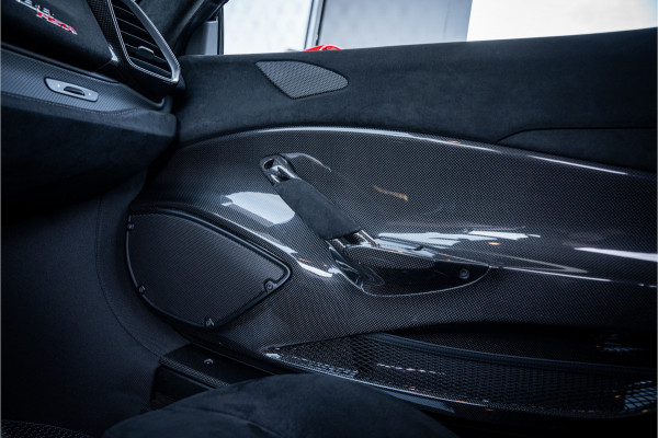 Ferrari 488 3.9 Pista - Lift | Full Carbon Pack | Camera | Dealer O.H.